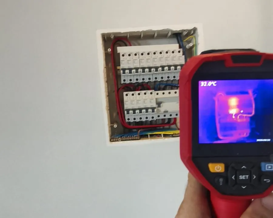 Termal kamera ile elektrik dağıtım panosunun ısınma kontrolü